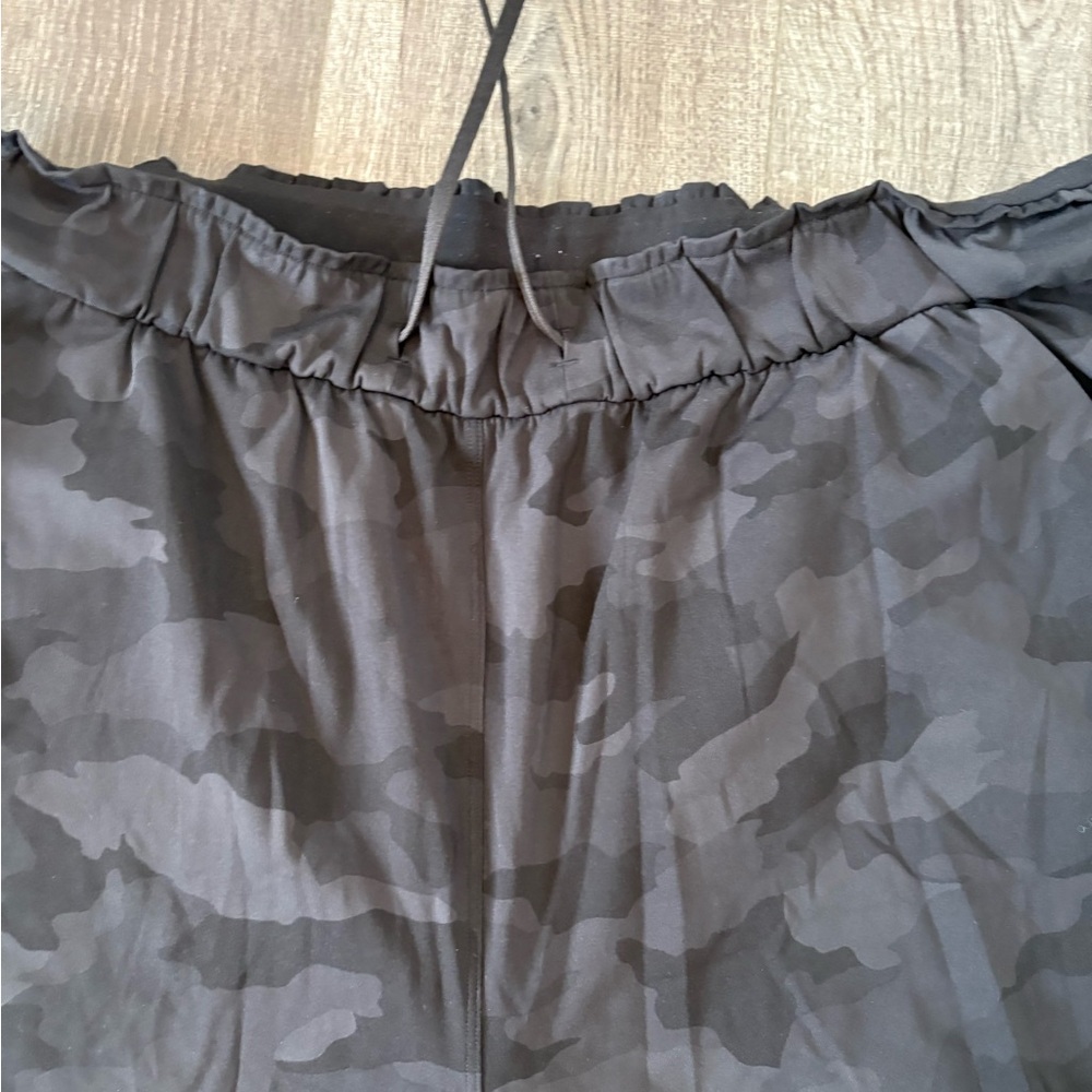 Lululemon High Rise Camo Joggers - Picture 3 of 5